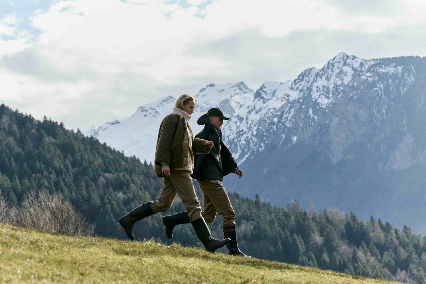 Aigle campaign, walk in the mountains