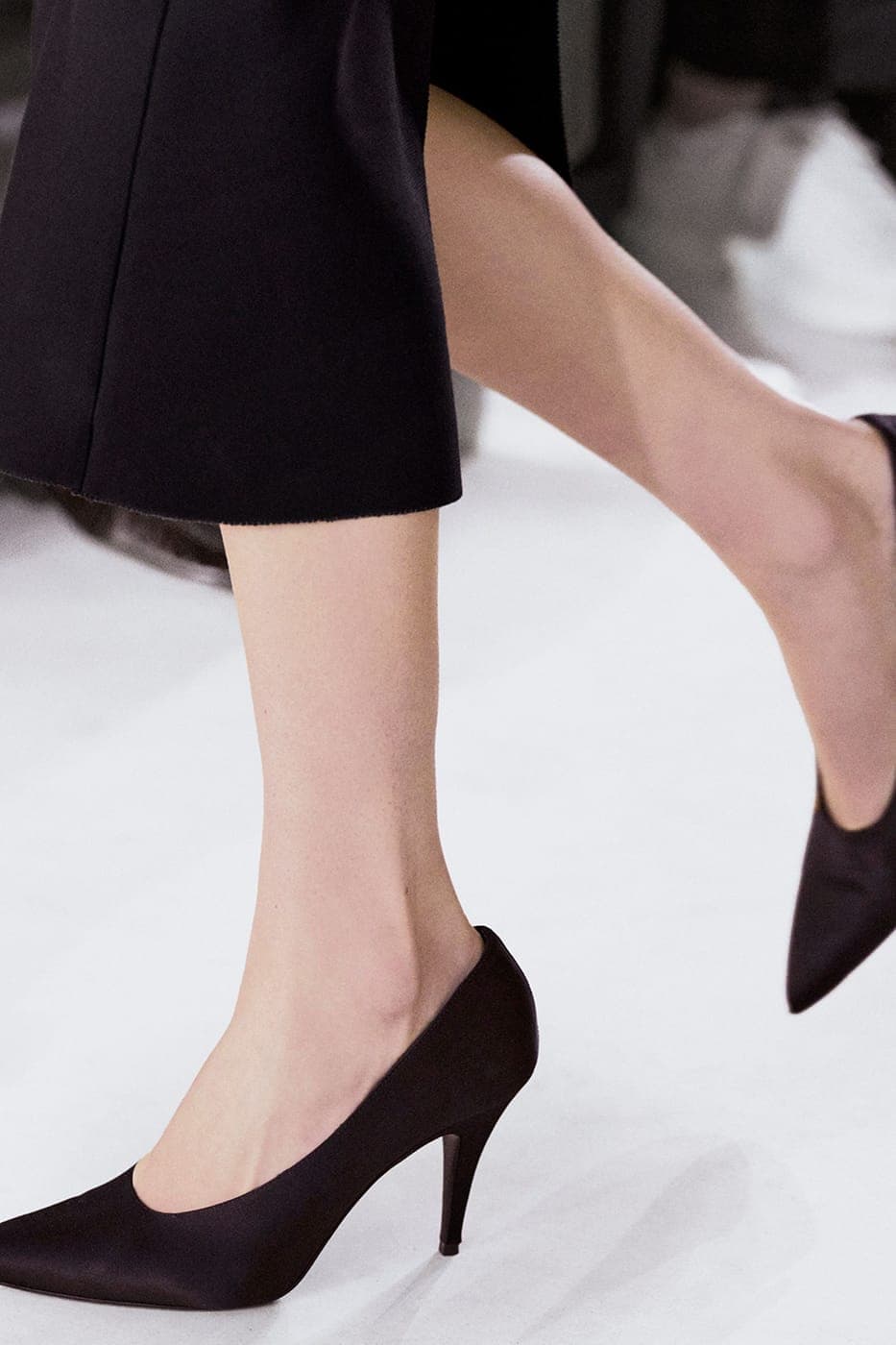 Celine pumps in motion
